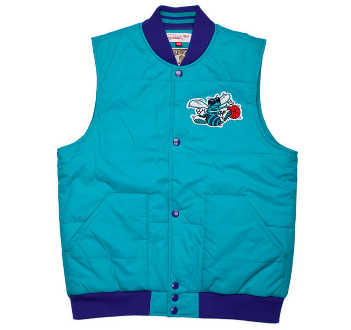 Жилет Mitchell & Ness Charlotte Hornets WINNING TEAM VEST - картинка